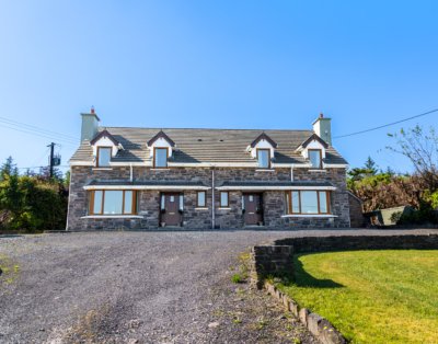 East Bay Holiday Home Aughacasla